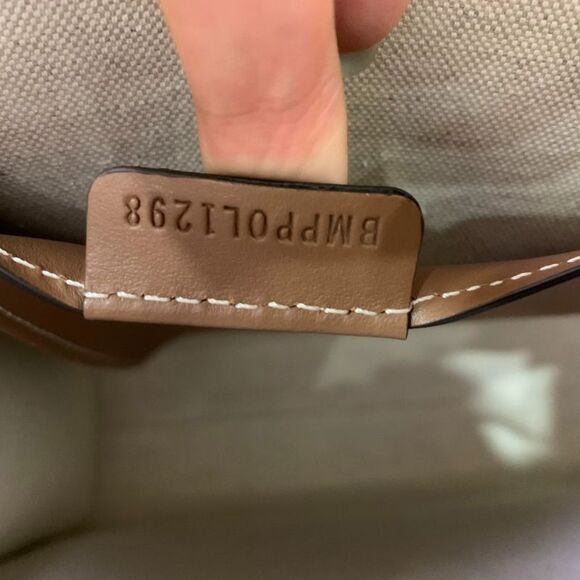 Burberry Women Pre-Loved Bag Brand New Condition - Picture 6 of 9